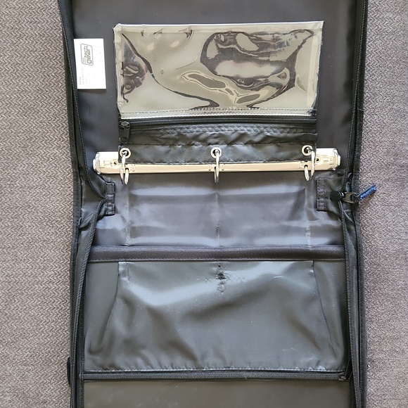 Tech Gear Black/light blue zipper binder w/ handle, detachable pencil pouch OS - Picture 3 of 5